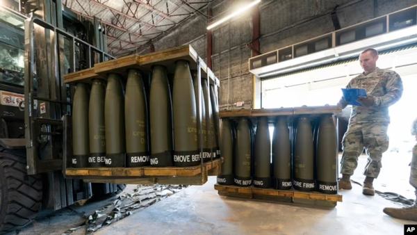 155-мм боєприпаси, за повідомленнями, потрібні як Україні, так і Ізраїлю