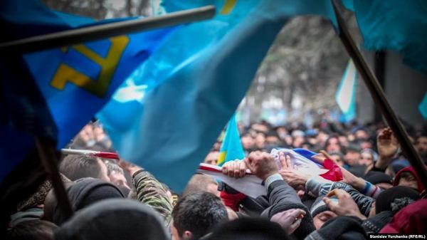 Як в окупованому Криму вже 10 років чинять спротив загарбникам: «Ні штрафи, ні ув’язнення не зупинять людей»