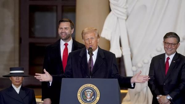 Риторика президента США Трампа постійно змінюється: “Білий дім жахається теми гарантій безпеки для України…”