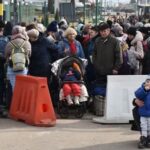Як російські загарбники витісняють кримчан із Криму:  “Люди тікають, хто як може”