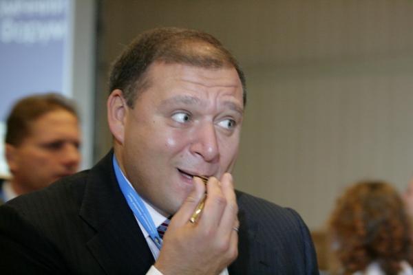 Фото:   Михаил Добкин сфальсифицировал свое высшее образование