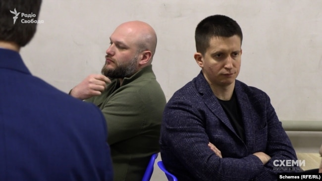 Віктор Дубовик (праворуч)