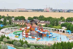 Аквапарки України: водні розваги для всієї родини в будь-яку пору року