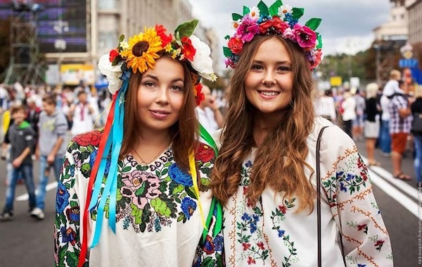 Завтра в Україні відзначатимуть День вишиванки