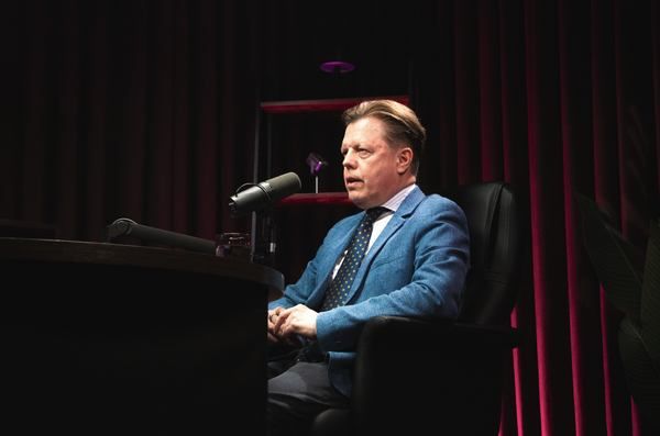 “За останні роки Україну де-факто перетворили на офісно-президентську республіку, що суперечить Конституції”