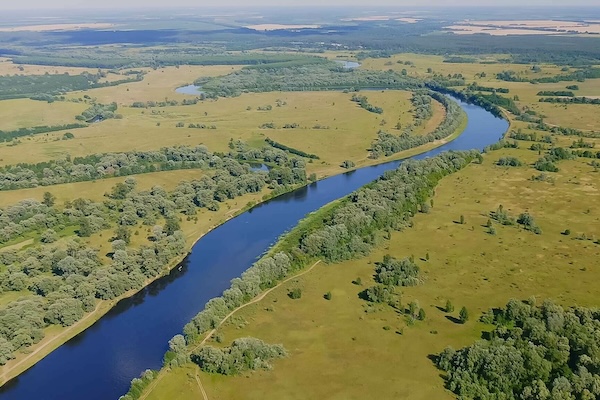 У четвер Україну прогріє до +25°