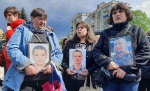 У Хмельницькому через протести скасували візит Онуфрія