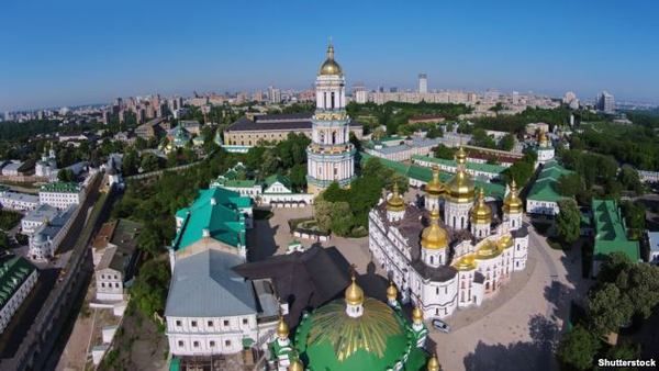 Скандал у Лаврі: Максим Остапенко про причини свого звільнення, самобуди та наміри мафії забудовників
