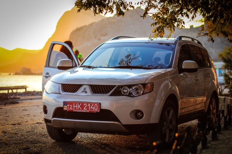 Штатная магнитола Mitsubishi Outlander XL — полный апгрейд без лишних доработок