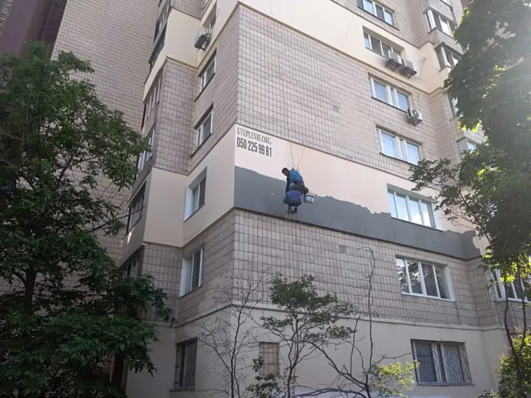 Енергоефективність за стандартами 2024: експертний погляд на професійне утеплення фасадів у Києві