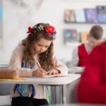 Як українські підлітки продовжують навчання під час війни та переїздів