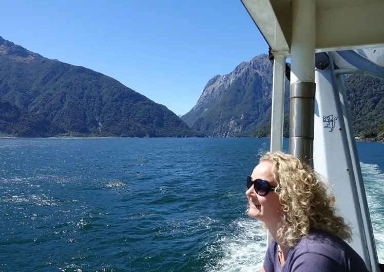 Navegación en el Pacífico Noroeste: Fiordos y Puertos Escondidos