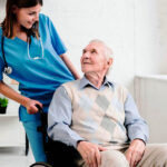 Що включає в себе вартість проживання у будинку престарілих?