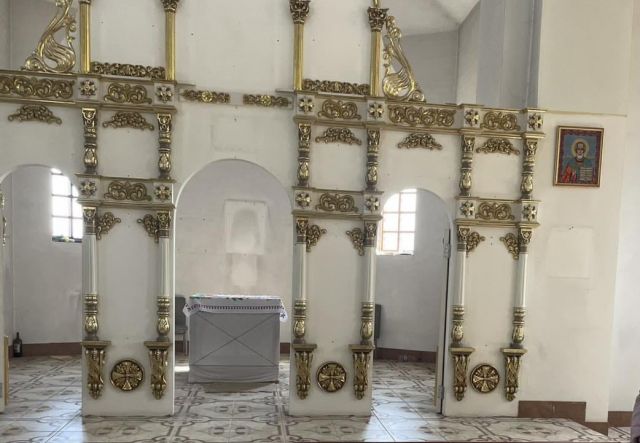 Типова кацапня: колишній настоятель після приєднання громади до ПЦУ залишив у храмі голі стіни