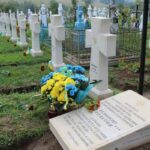 З якого матеріалу мають бути пам’ятники на могилах Героїв, бо вічний камінь – це міф