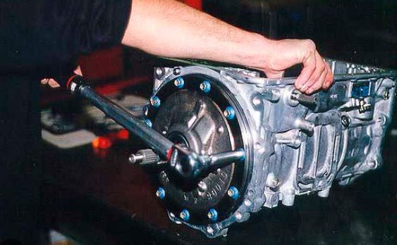 Современный подход к обслуживанию трансмиссии: как продлить жизнь вашему автомобилю