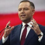Президент Польщі Навроцький хоче забрати орден у Зеленського, бо той присвоїв підрозділу ССО “імені Героїв УПА”
