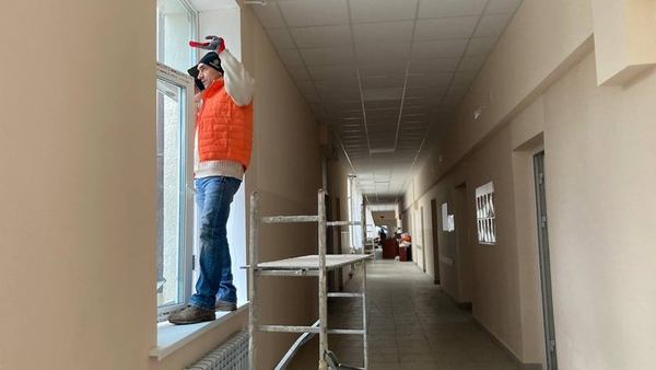 Внаслідок ракетного обстрілу в грудні 2023 року постраждало стаціонарне відділення онкоцентру у Харкові. Суспільне Харків/Олена Клименко