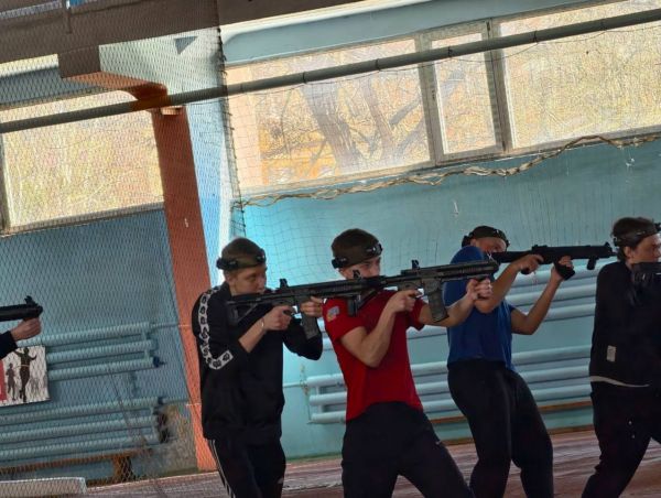 Школа для варварів. Як Росія копіює у Гітлера політику перевиховання дітей