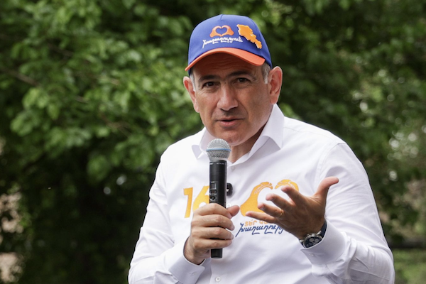 «Ми більше не сподіваємось на жодного союзника. Вірменія — це вже не пограбована вами та вашими партнерами країна» – Пашинян відповів Лукашенко