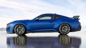 Ford може випустити перший у своїй історії чотиридверний Mustang