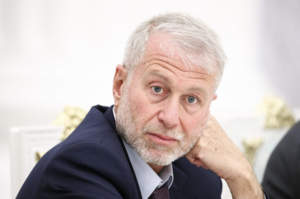 Зеленський про свої зустрічі з підсанкційним Абрамовічем чомусь розповідає британцям, а не українцям. Це гидко