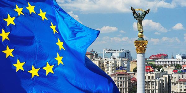 Геополітичний контраст: українці дедалі більше вірять у Європу на тлі глибокого скепсису щодо США